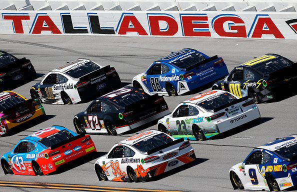 DFS NASCAR: 1000Bulbs.com 500 Track Breakdown